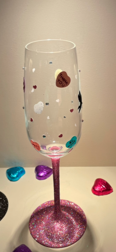 Cupids bow, valentine champagne flute