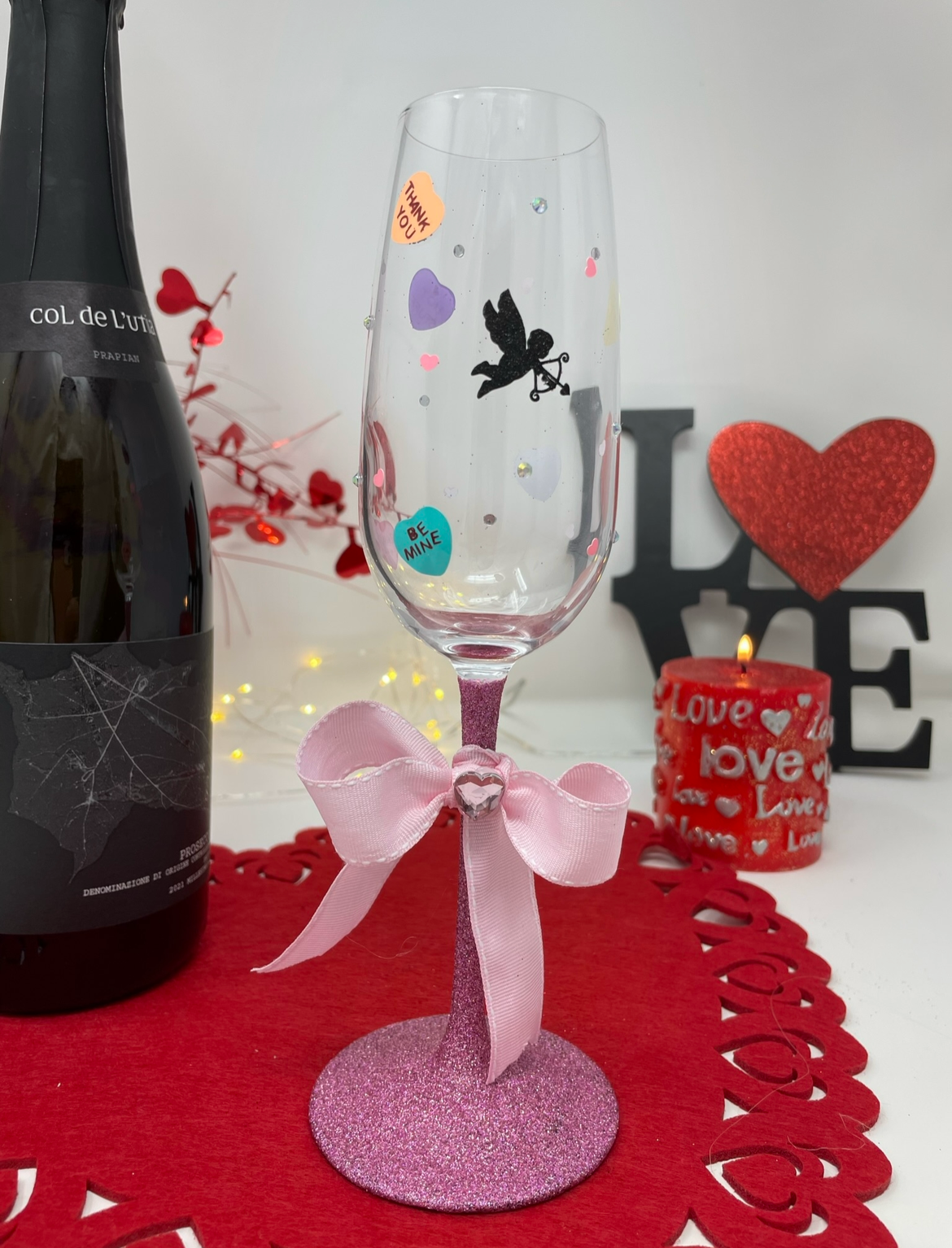 Cupids bow, valentine champagne flute